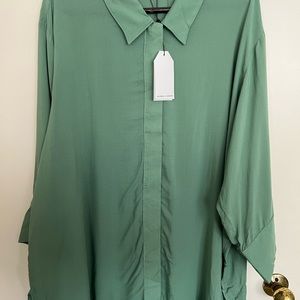 Lightweight Button Up Tunic, size M (18/20)